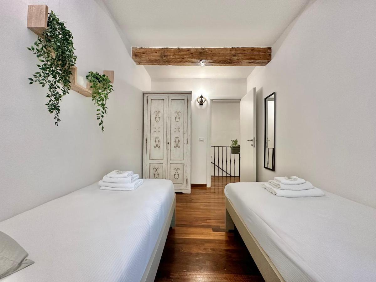 A 2 Passi Dal Duomo Con Parcheggio E 3 Camere 佛罗伦萨 外观 照片