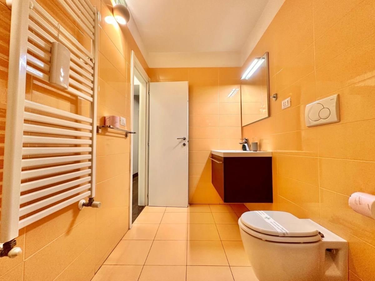 A 2 Passi Dal Duomo Con Parcheggio E 3 Camere 佛罗伦萨 外观 照片